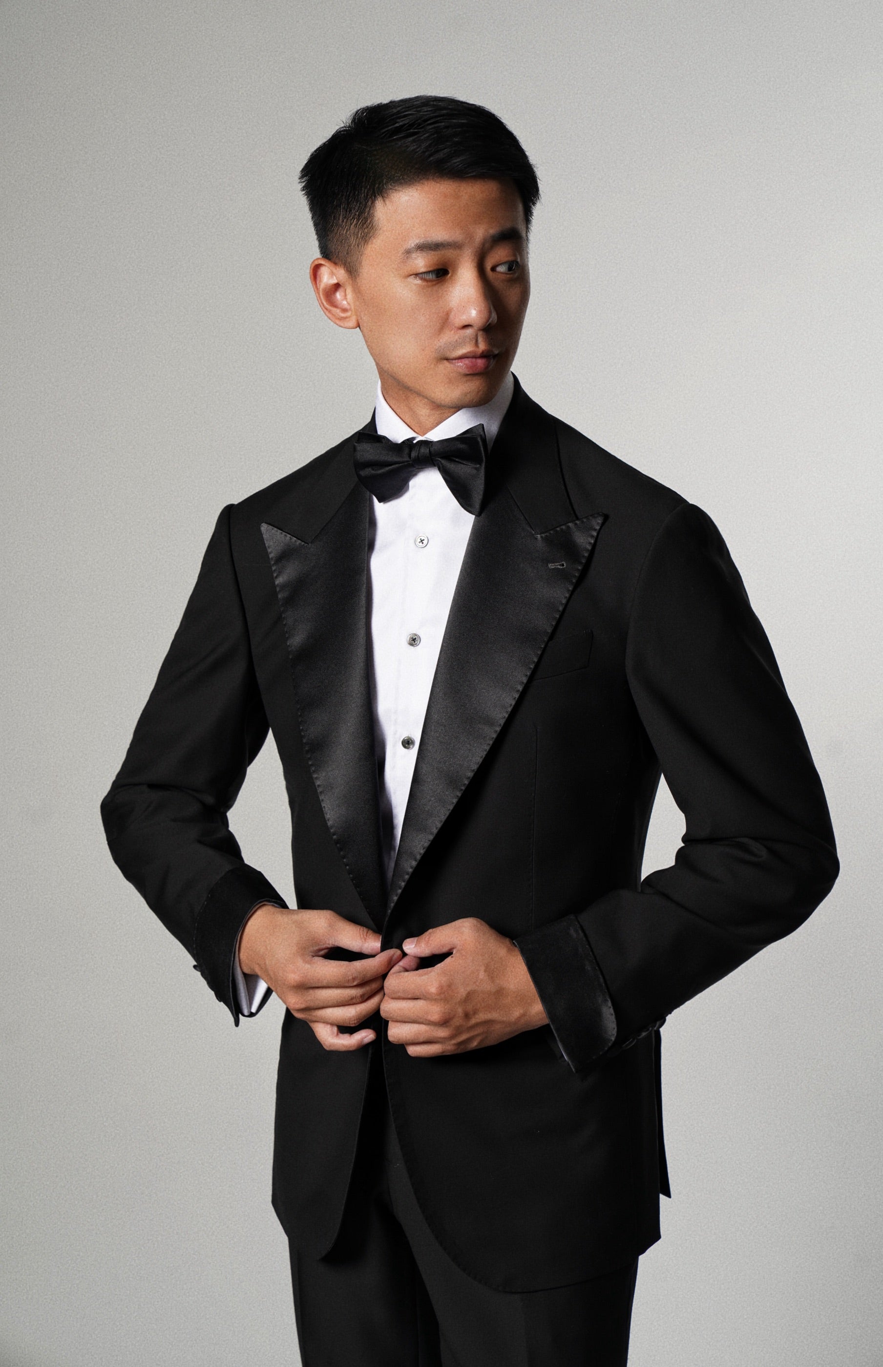Black Wool Barathea Peak Lapel Single Breasted Dinner Suit #219