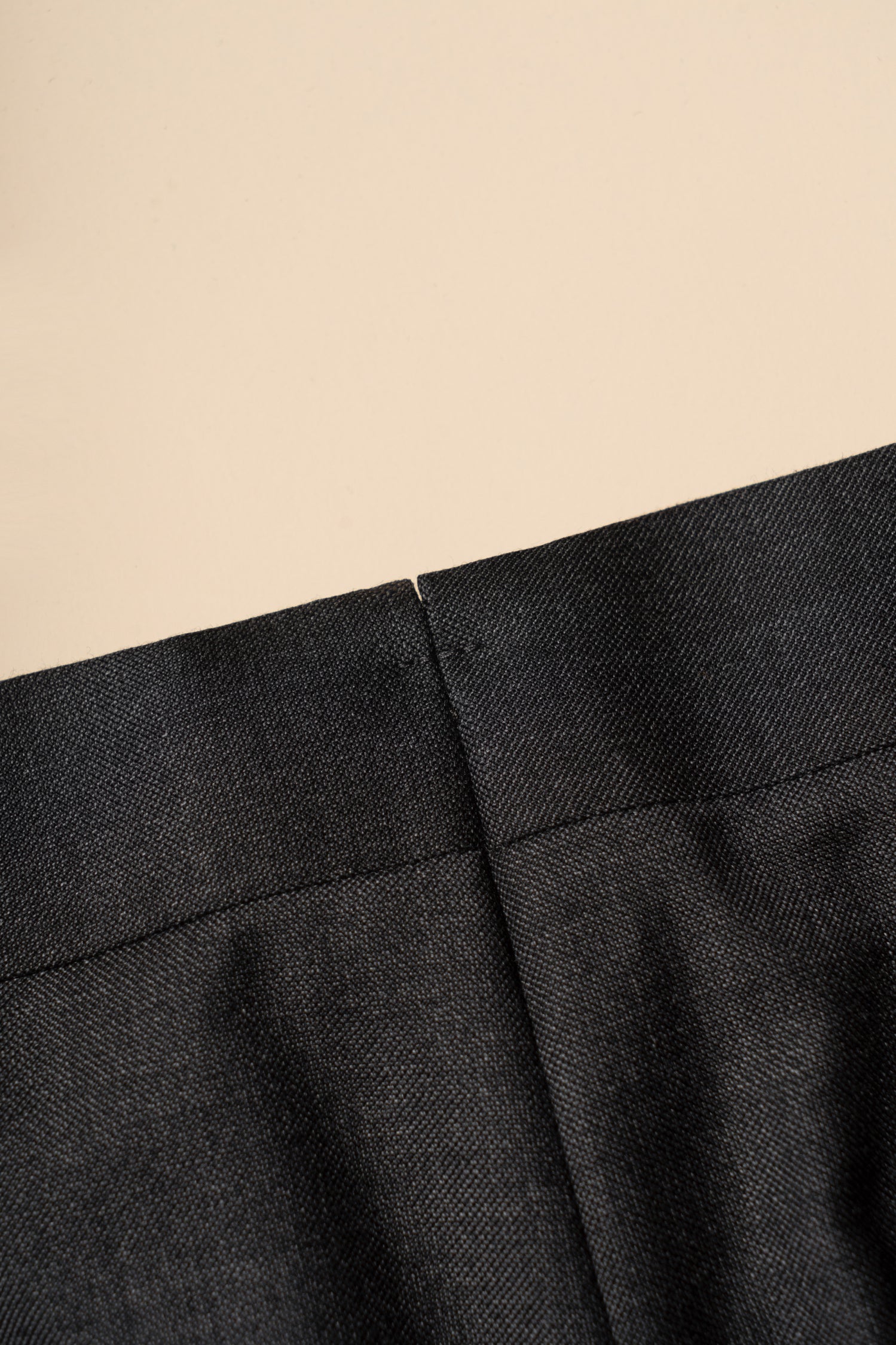 MTO Charcoal Sharkskin 17 Micron 130s Suit #405