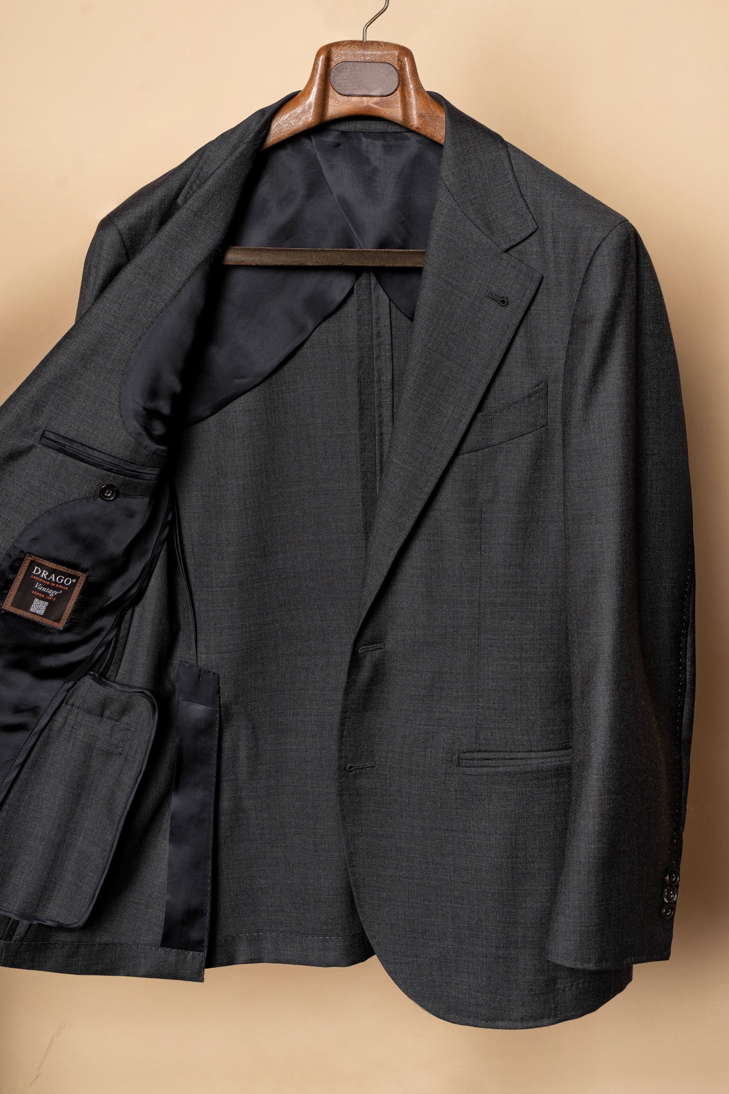 MTO Charcoal Sharkskin 17 Micron 130s Suit #405