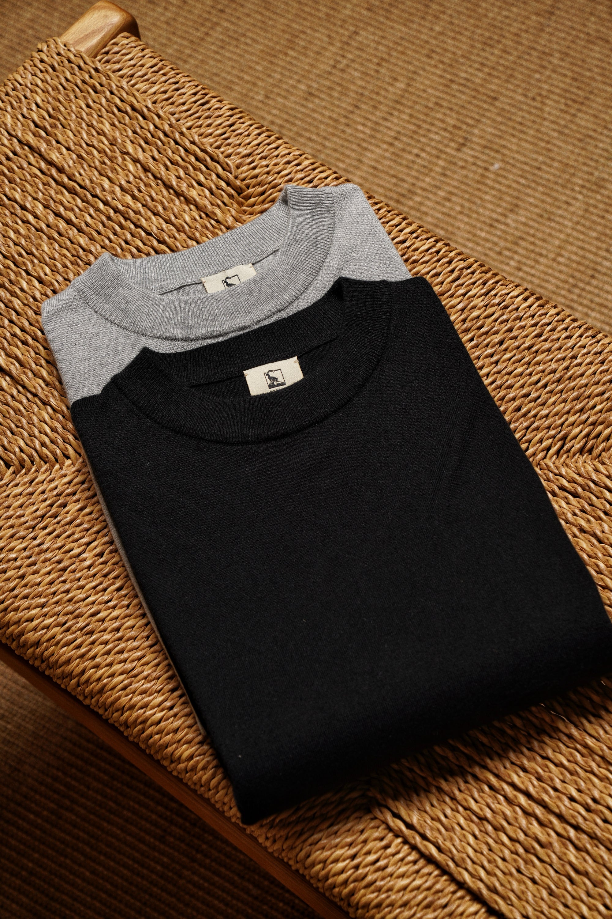 Black / Grey Silk Cashmere Blending Knitted Crew Neck