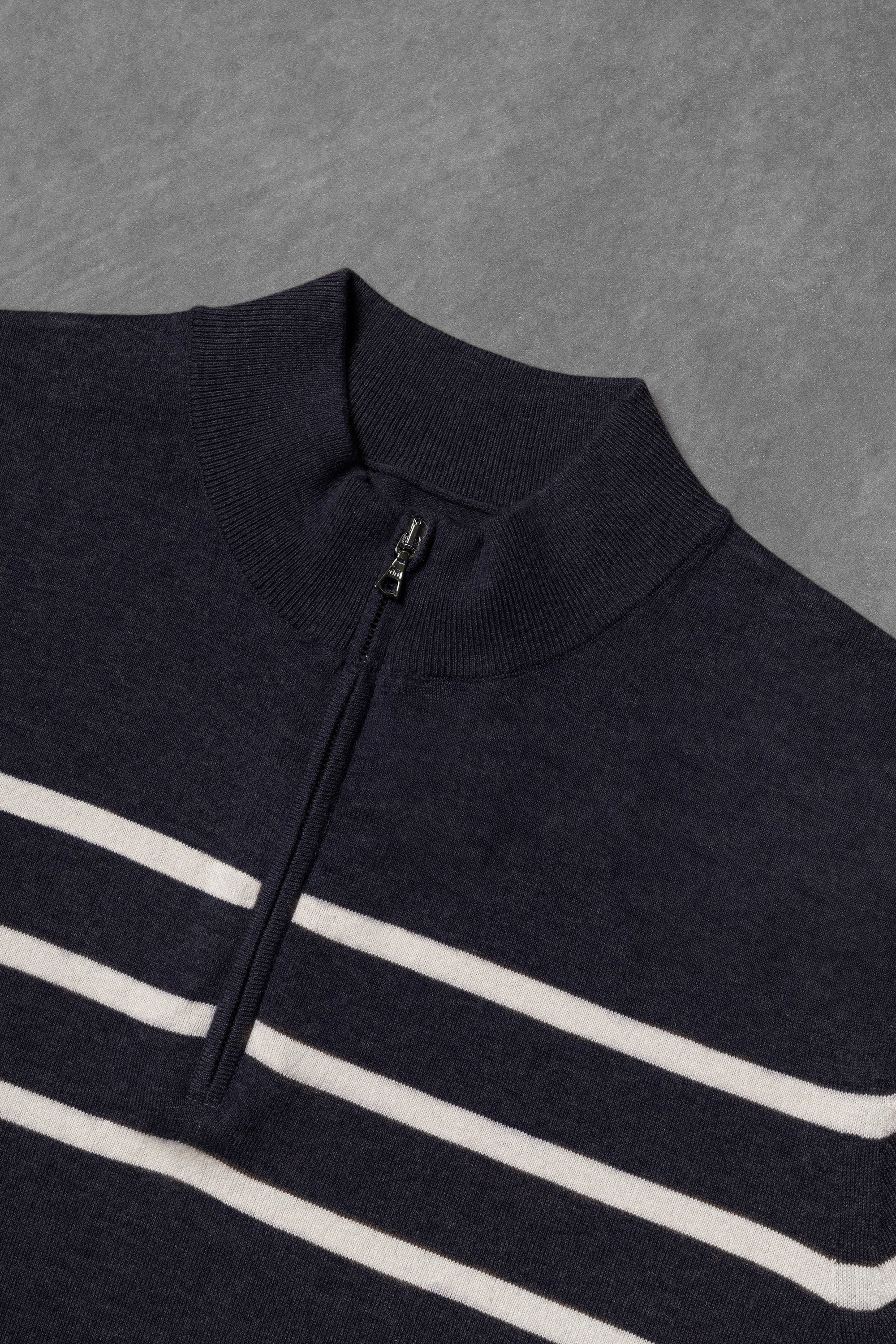 Mocha / Navy Cotton Blending Knitted Short Sleeve Mock Neck