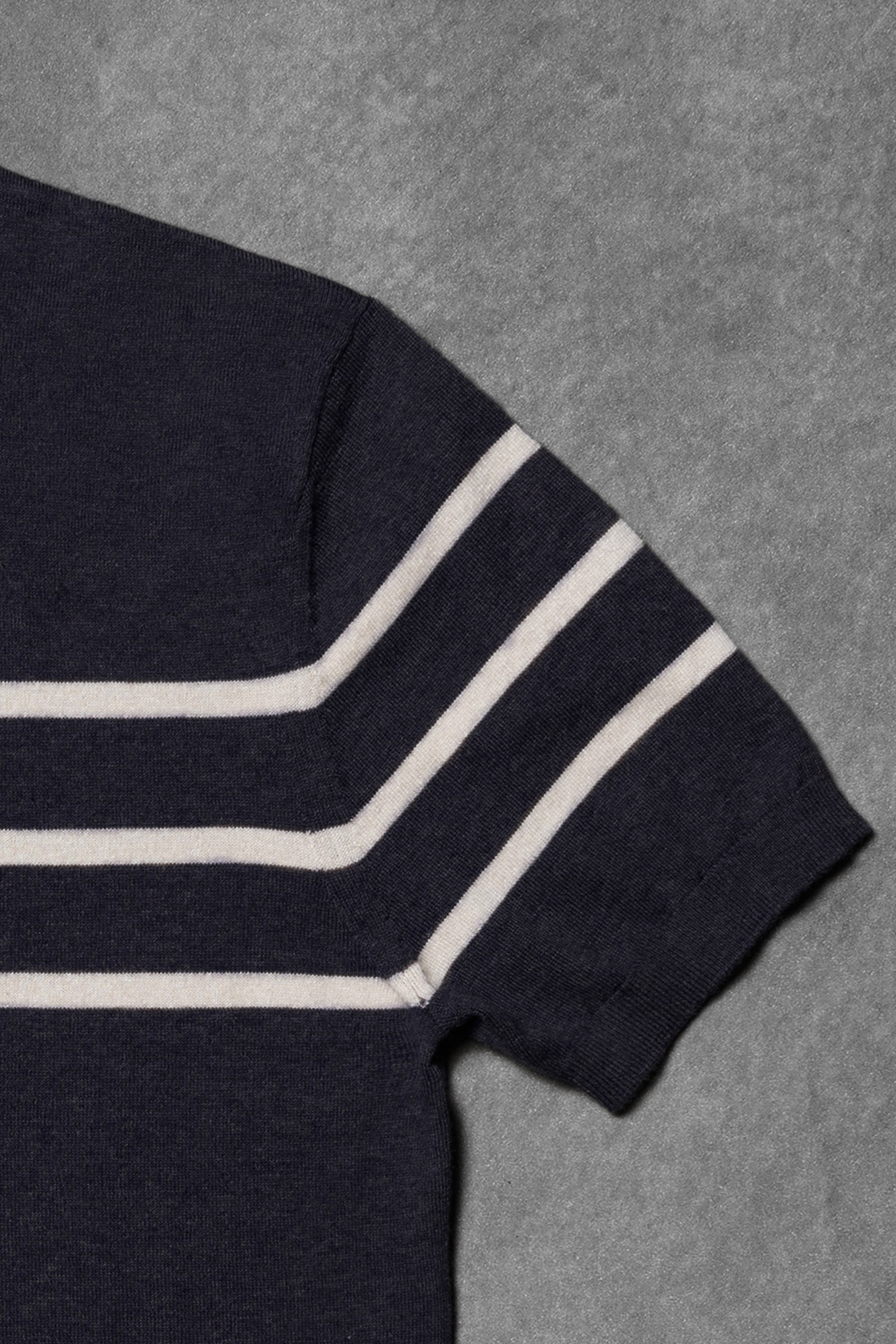 Mocha / Navy Cotton Blending Knitted Short Sleeve Mock Neck